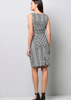 Kleid mit Knoten vorne