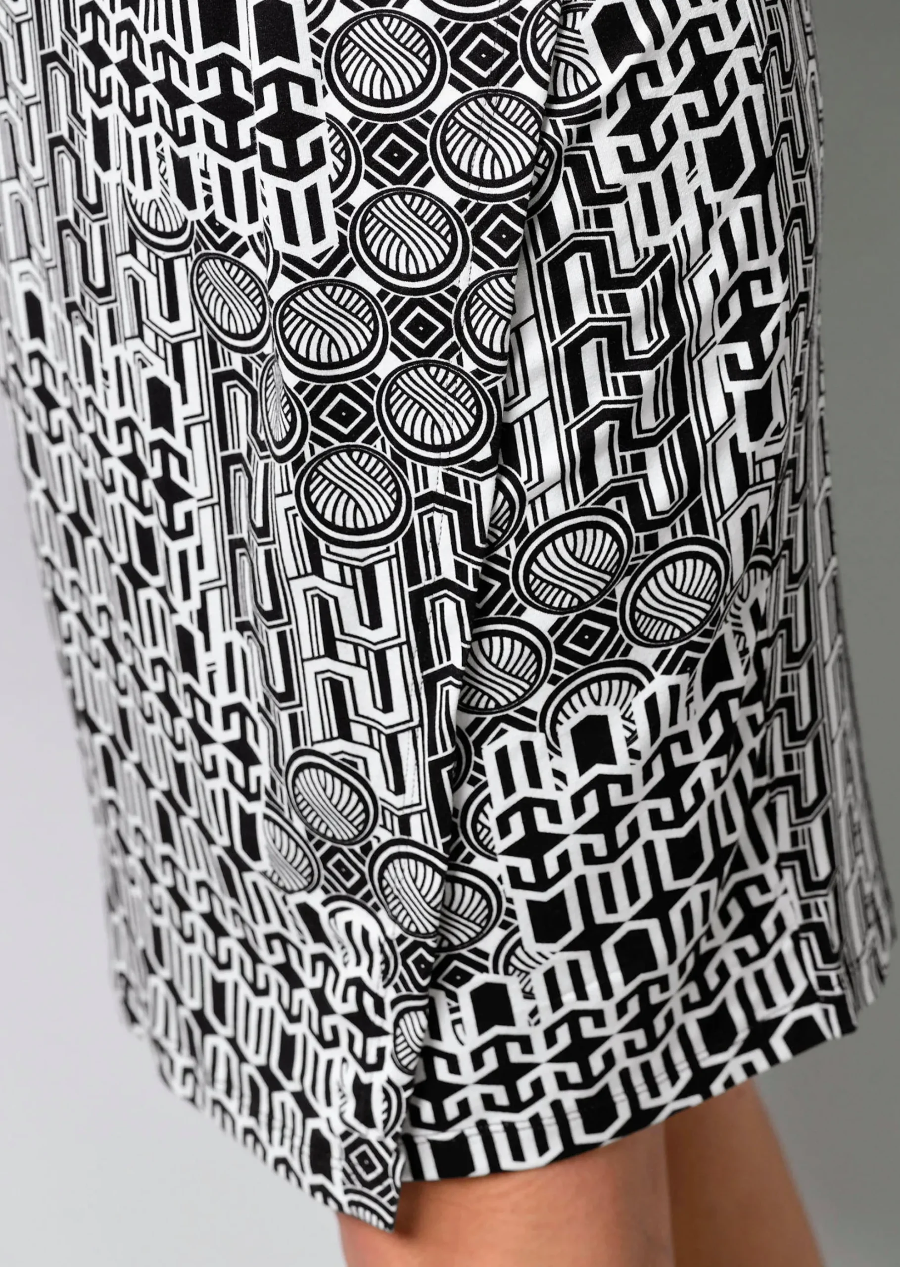 Kleid mit Knoten vorne