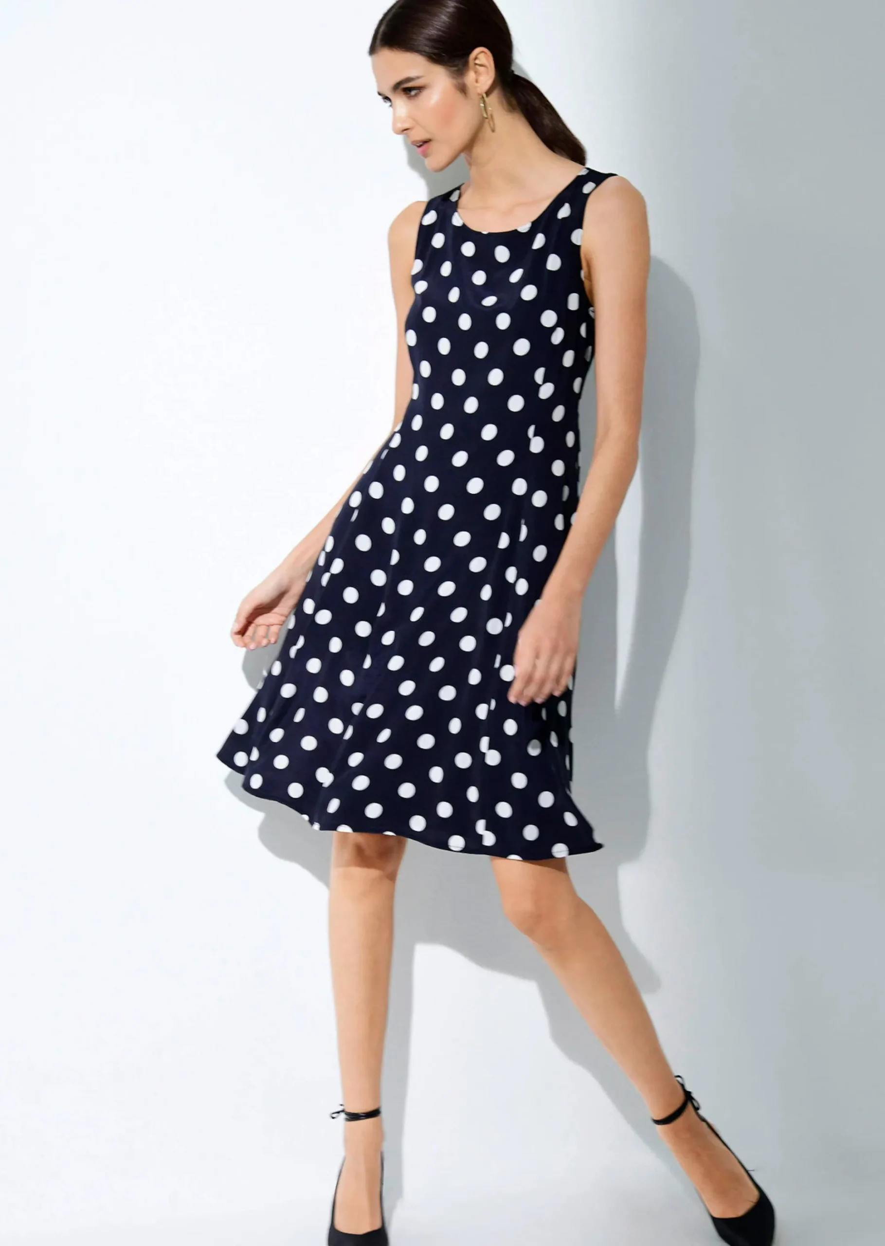 Kleid mit Punkt Dessin