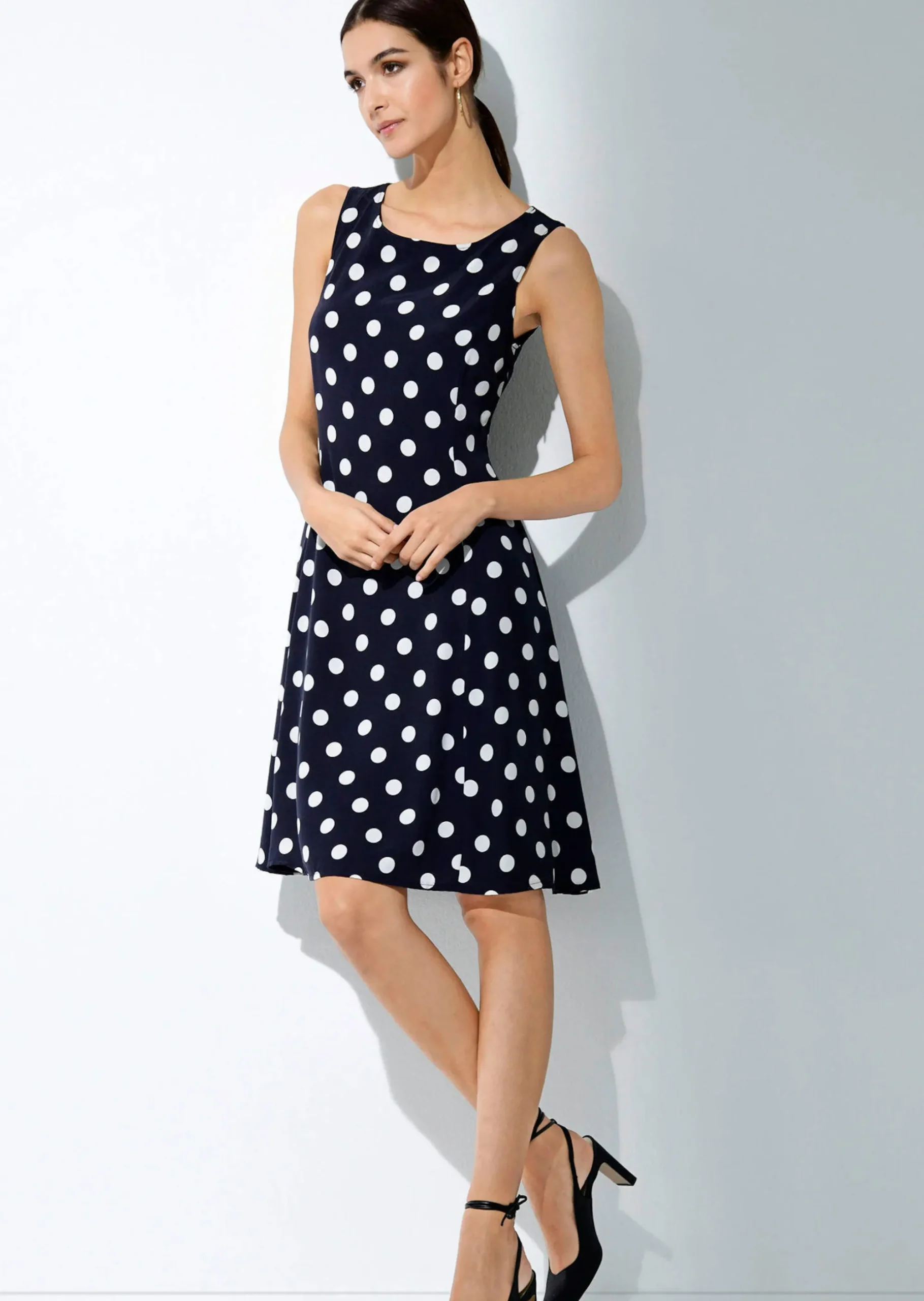 Kleid mit Punkt Dessin