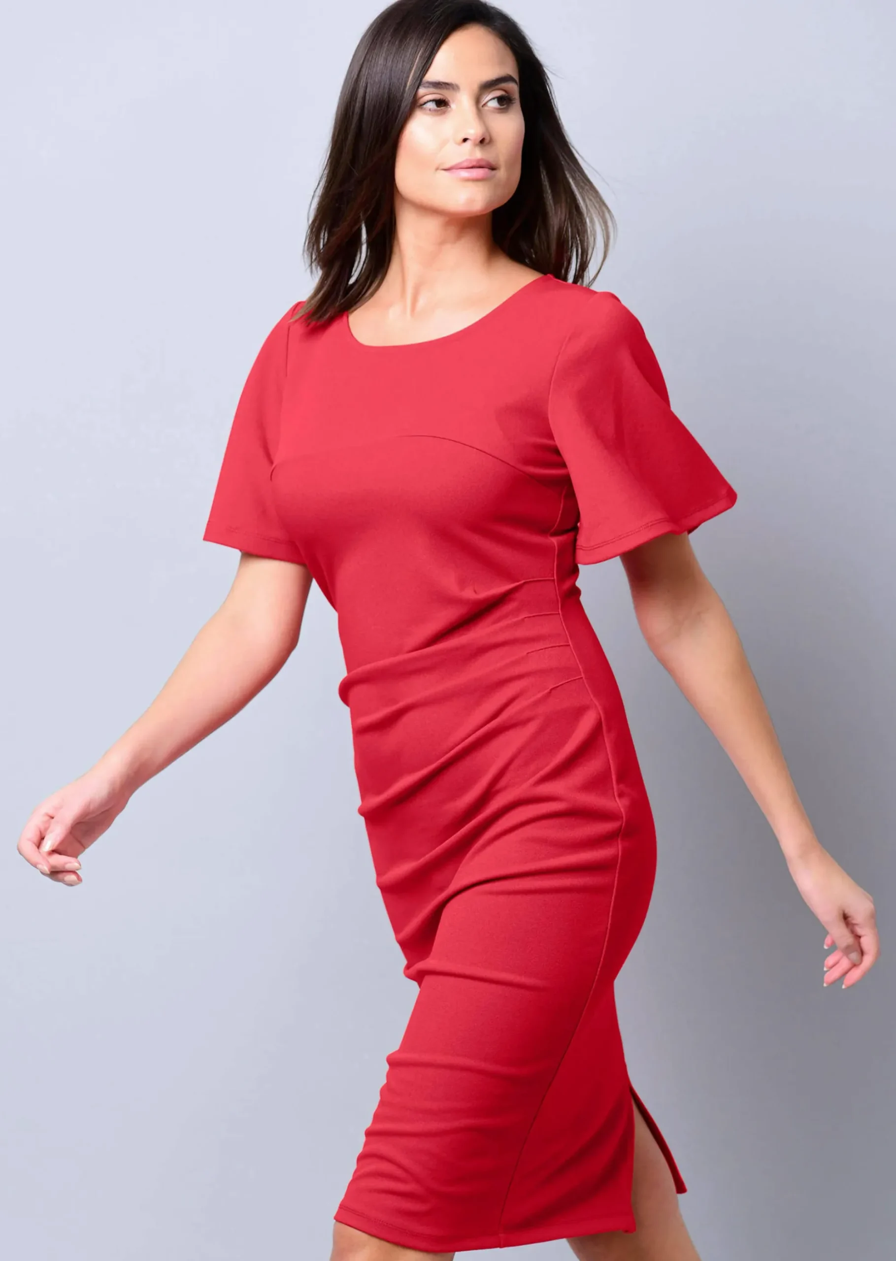 Kleid mit seitlicher Raffung
