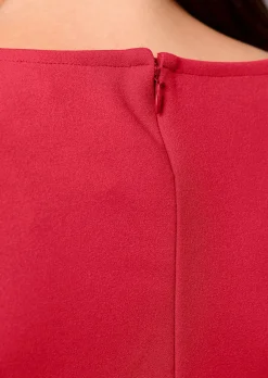Kleid mit seitlicher Raffung