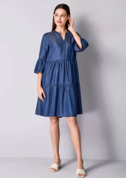 Kleid mit Stufen im Rockteil