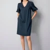Kleid mit V-Ausschnitt