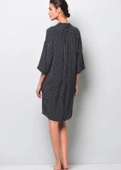 Kleid mit V-Ausschnitt