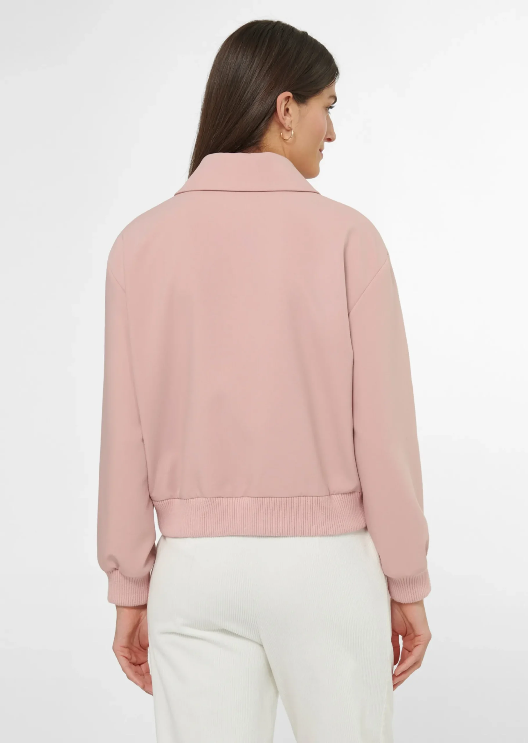 Kurz-Blouson mit Reißverschluss und Strickbündchen.