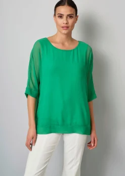 Lagenbluse mit weiten Ärmeln