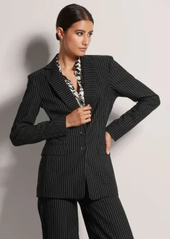 Langer, taillierter Blazer