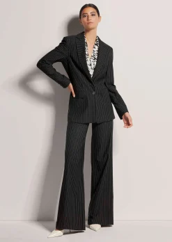 Langer, taillierter Blazer