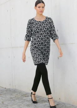 Longbluse in grafischem Dessin