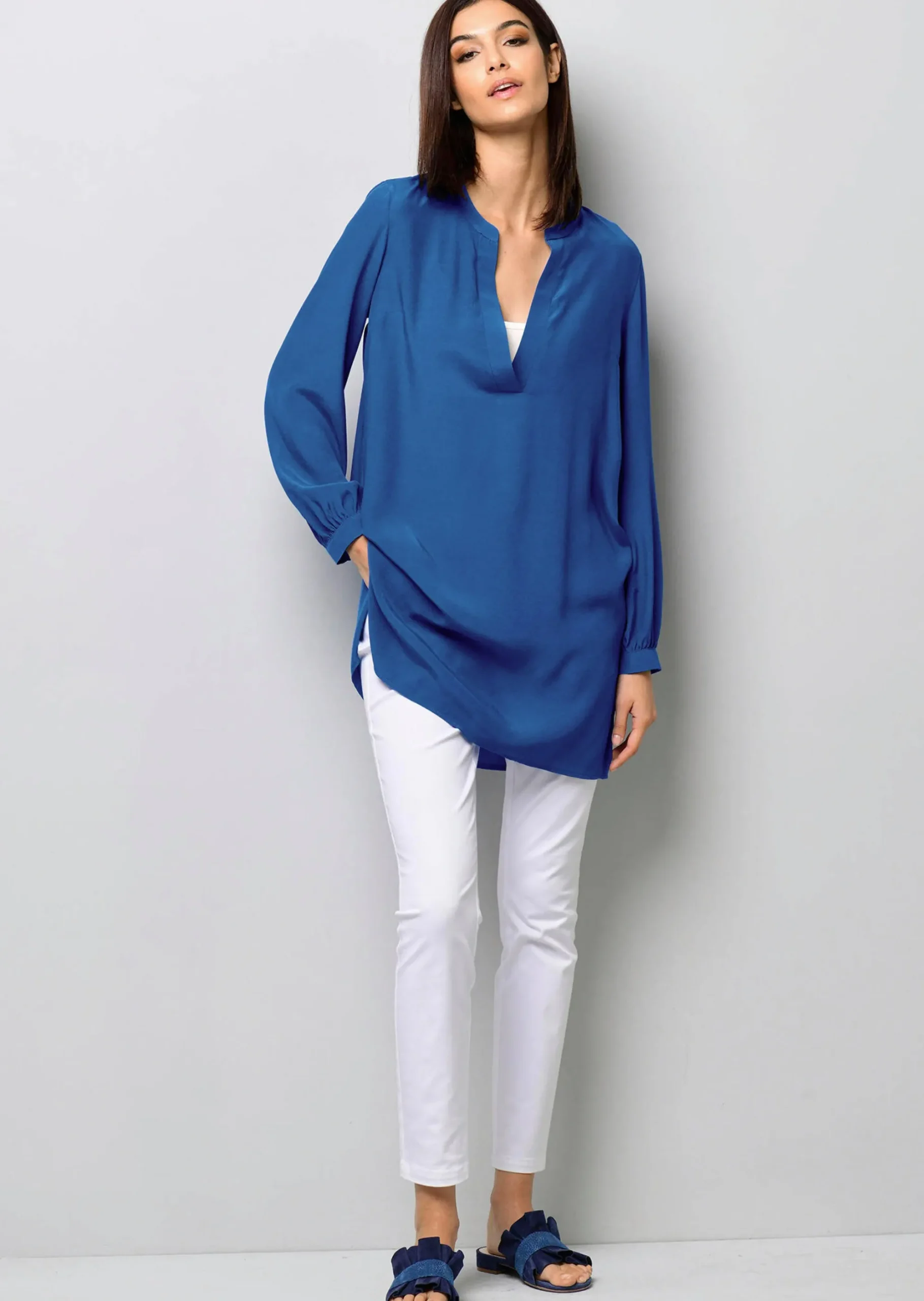 Longbluse mit V-Ausschnitt