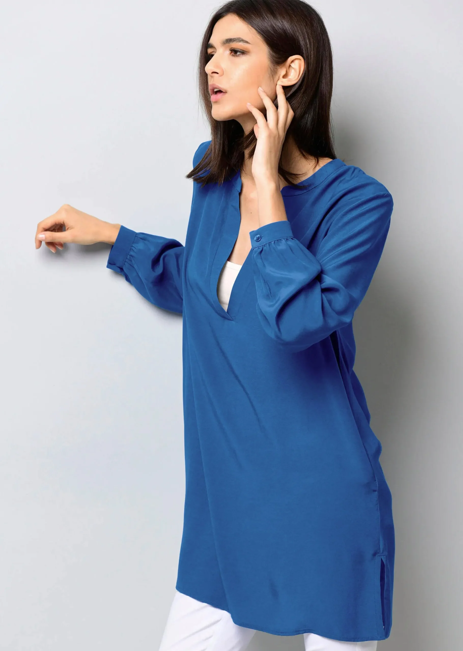 Longbluse mit V-Ausschnitt