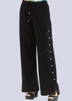 Marlenehose mit Zierknöpfen an den Seiten