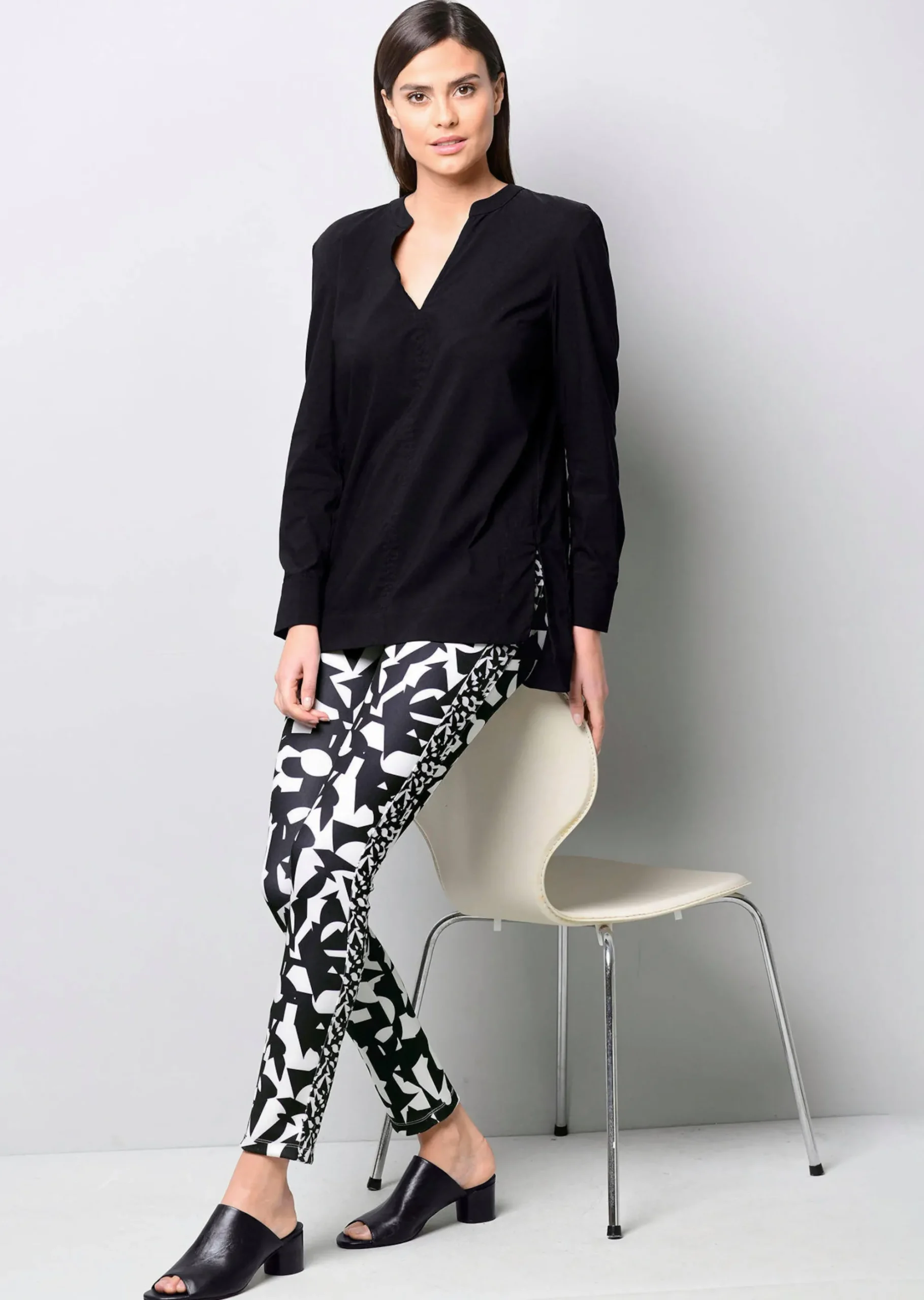 Oversizedbluse mit kleinen Falten im Rückteil