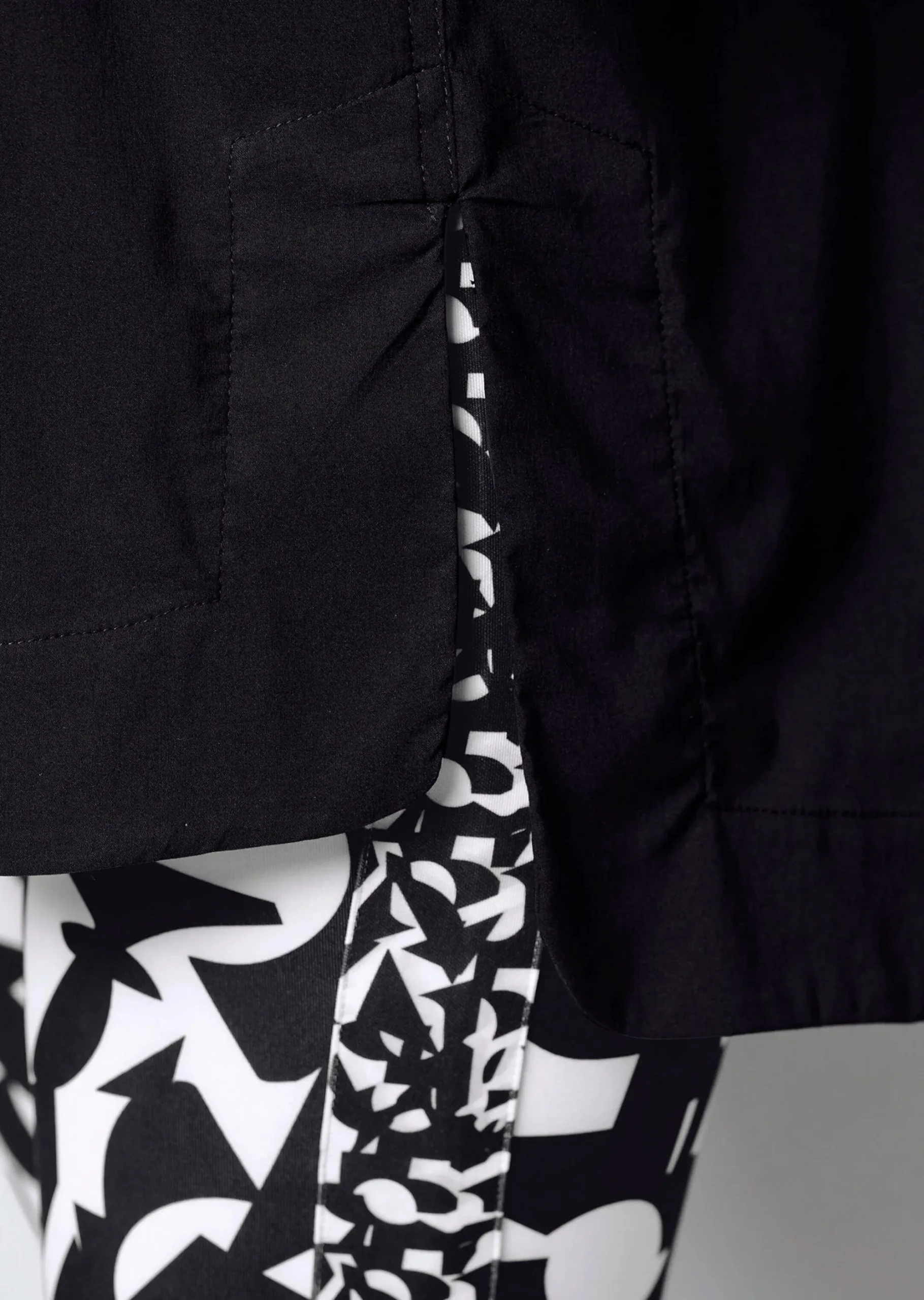 Oversizedbluse mit kleinen Falten im Rückteil