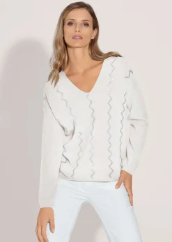 Oversize-Pullover mit aufwändiger Dekoration