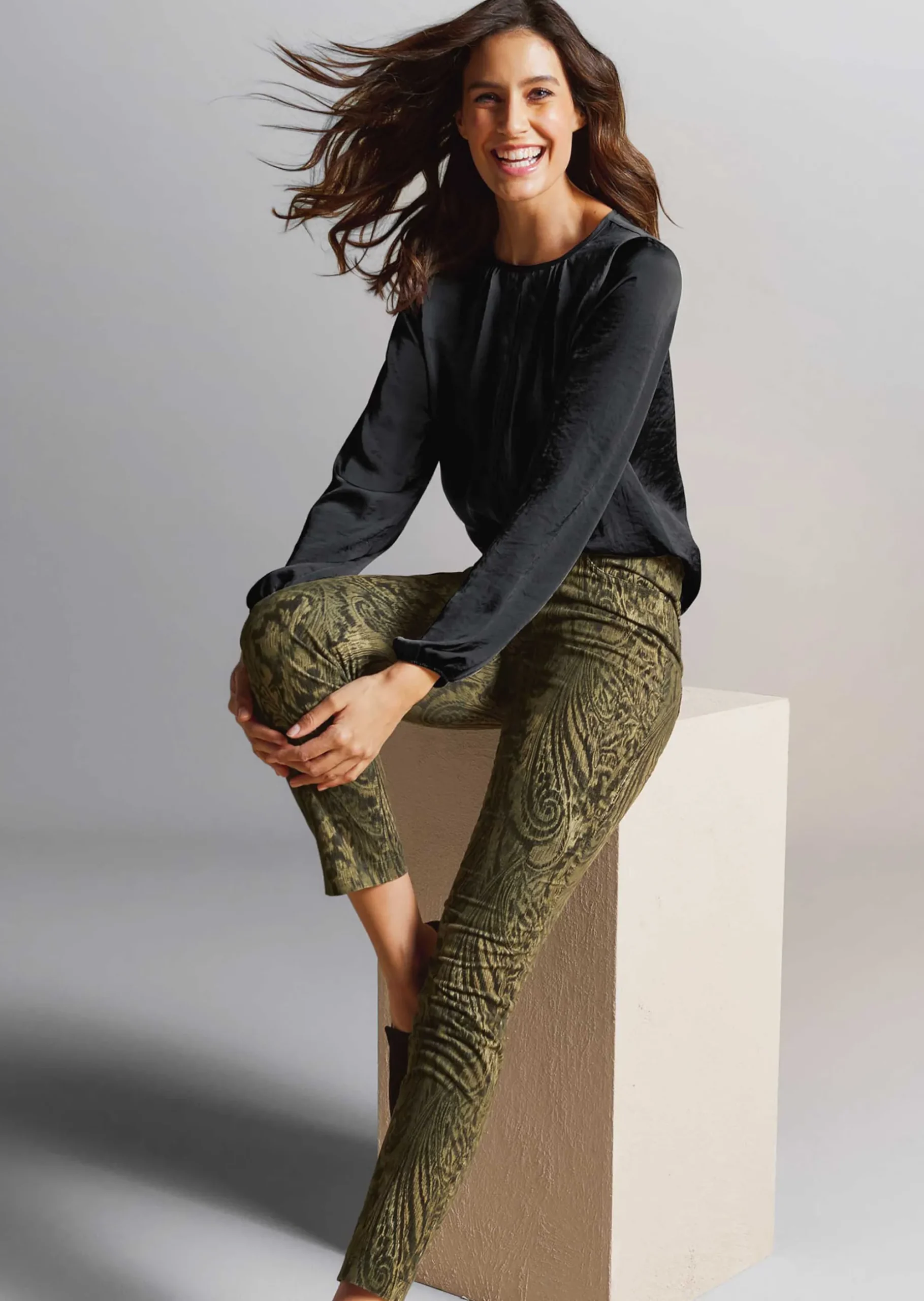 Paisley-Hose in samtiger Stretch-Qualität