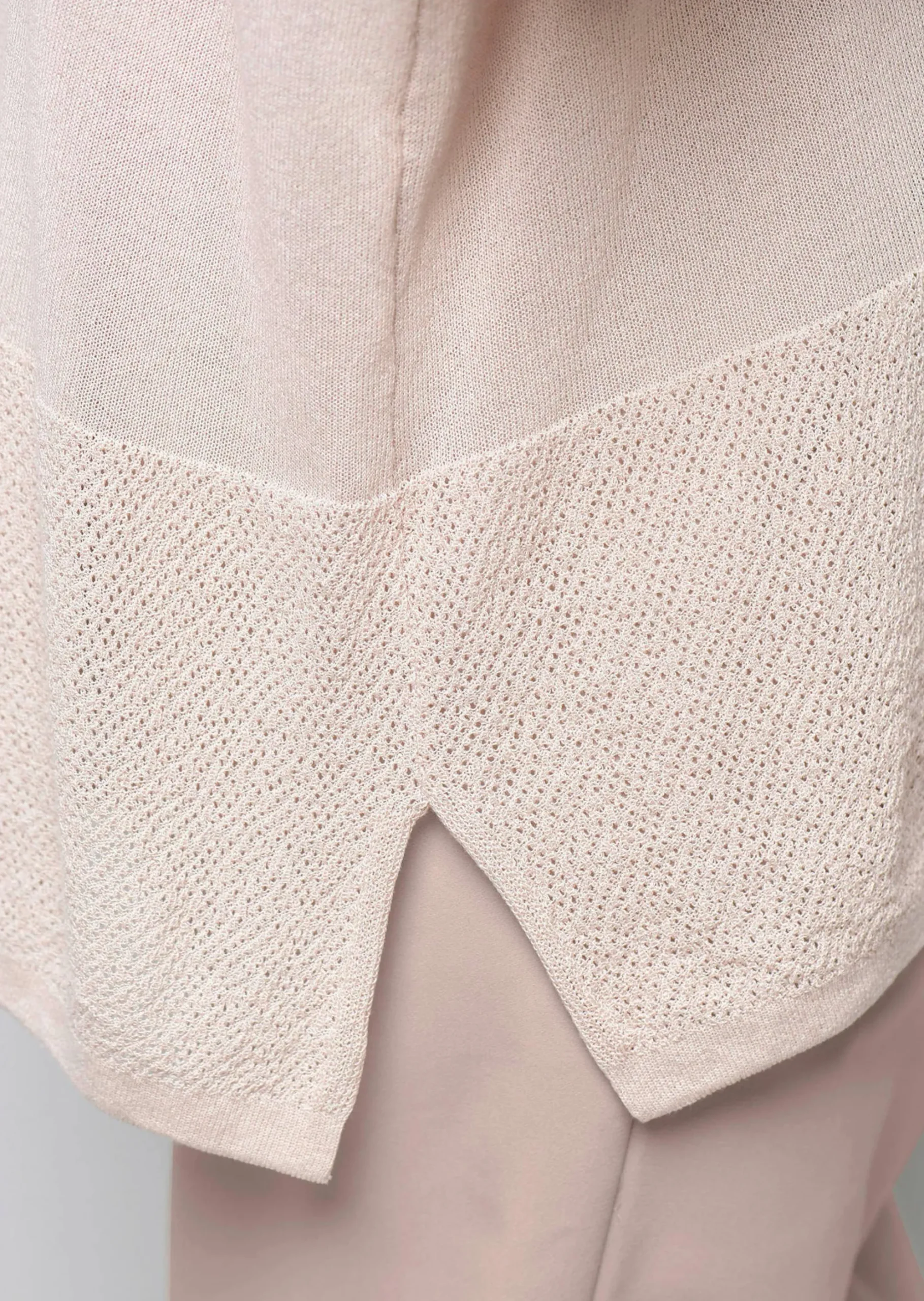 Pullover mit überschnittener Schulter