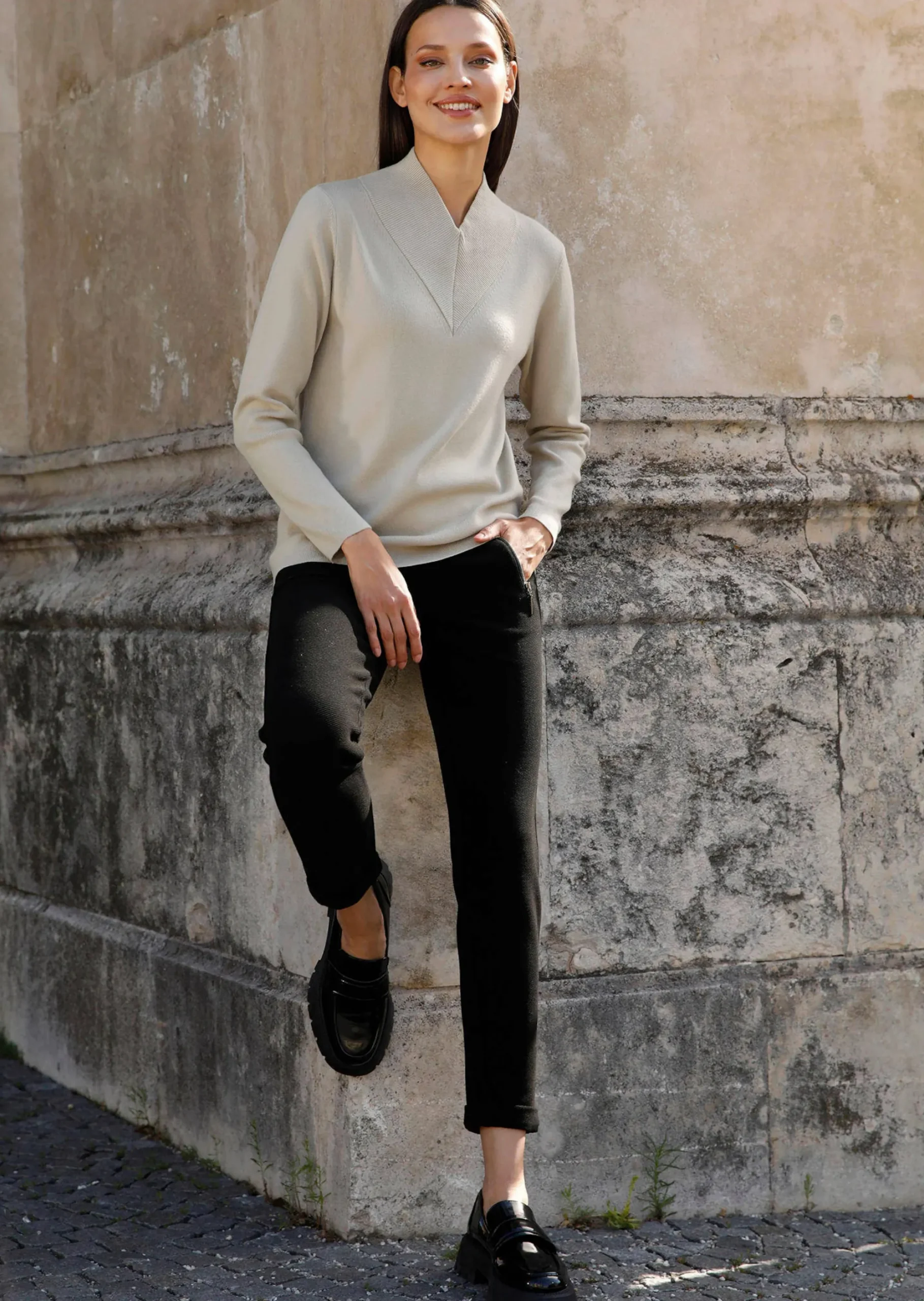 Pullover mit breitem V-Ausschnitt