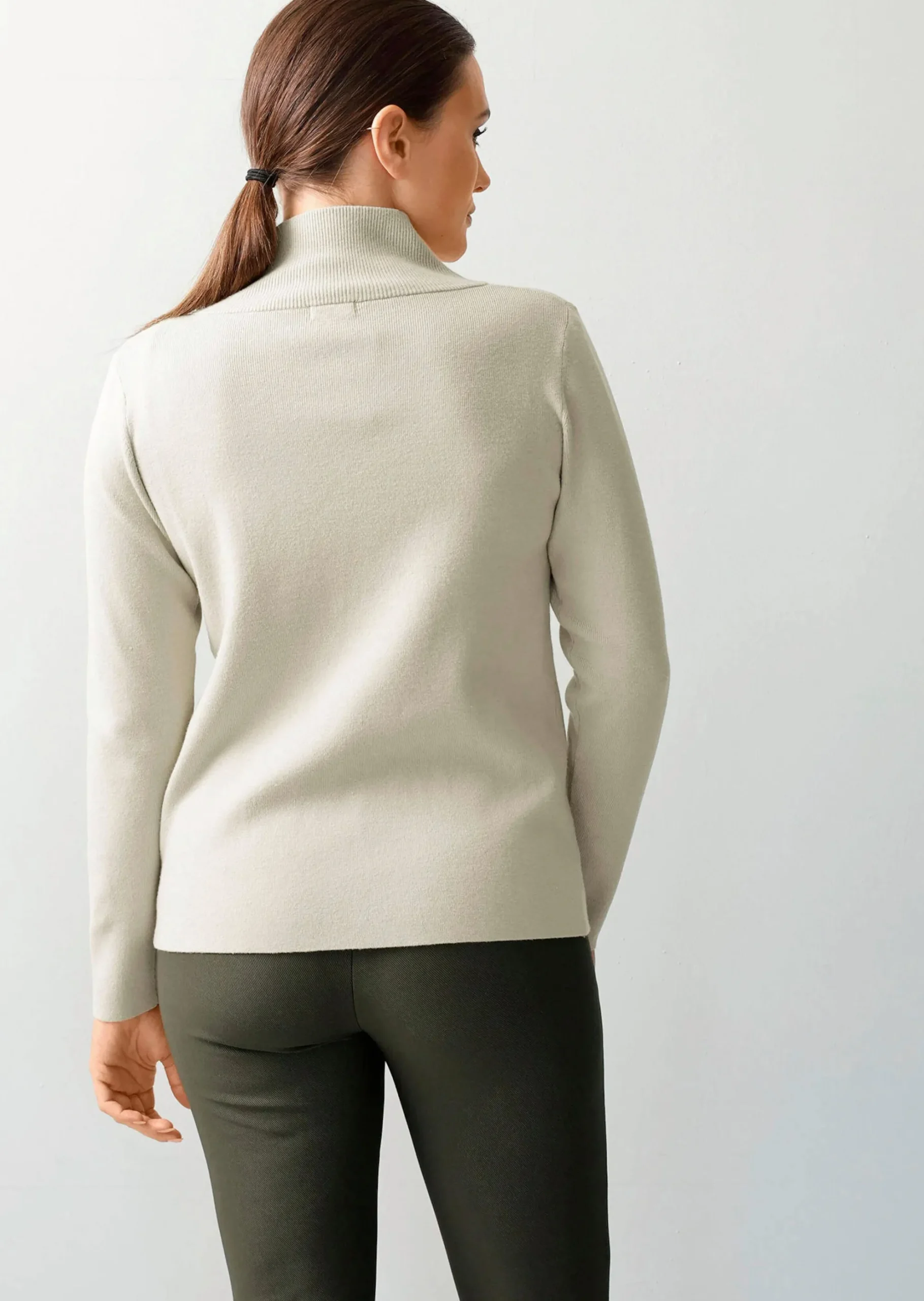 Pullover mit breitem V-Ausschnitt