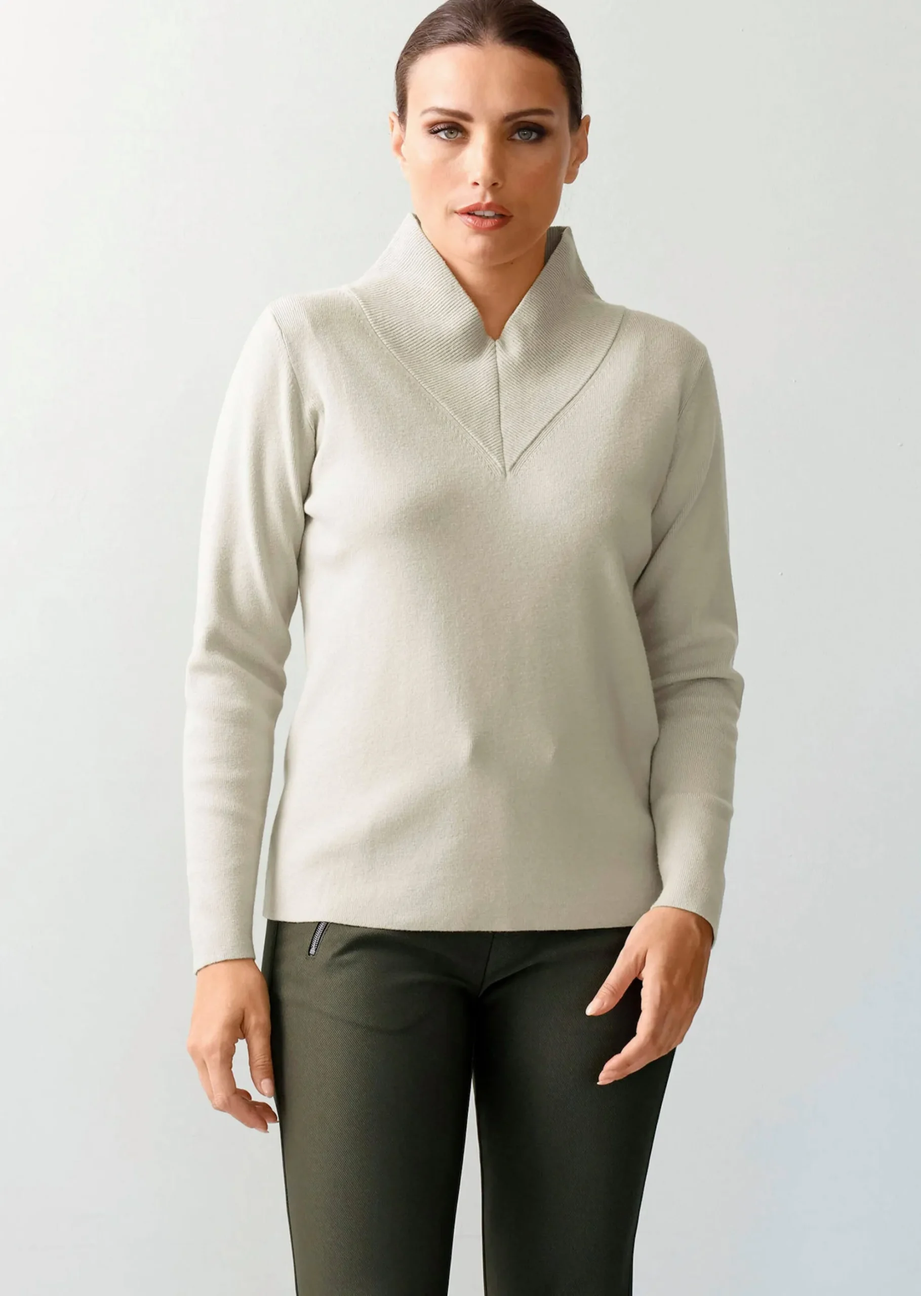 Pullover mit breitem V-Ausschnitt