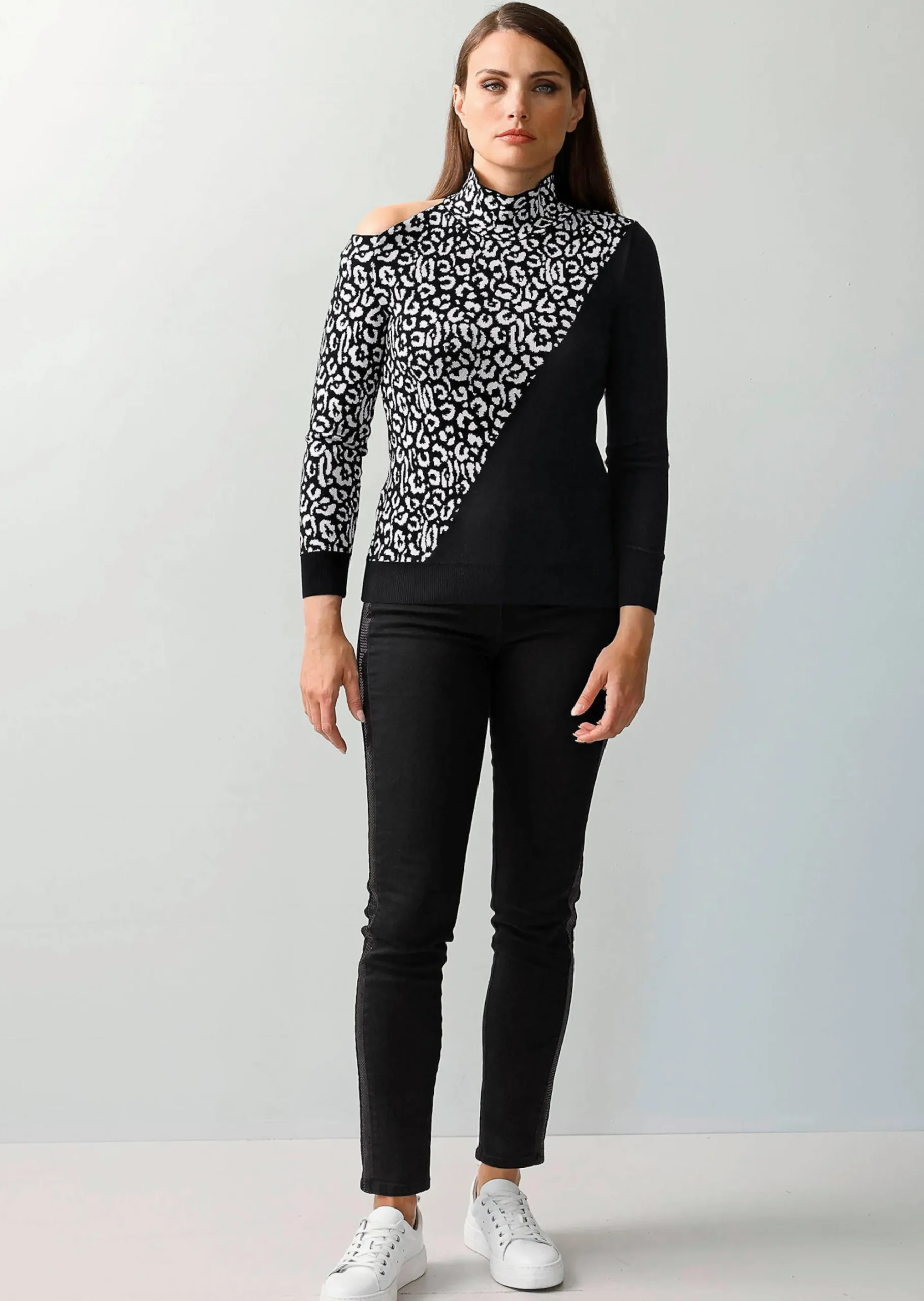 Pullover mit Cut-Out Detail