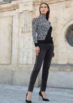 Pullover mit Cut-Out Detail