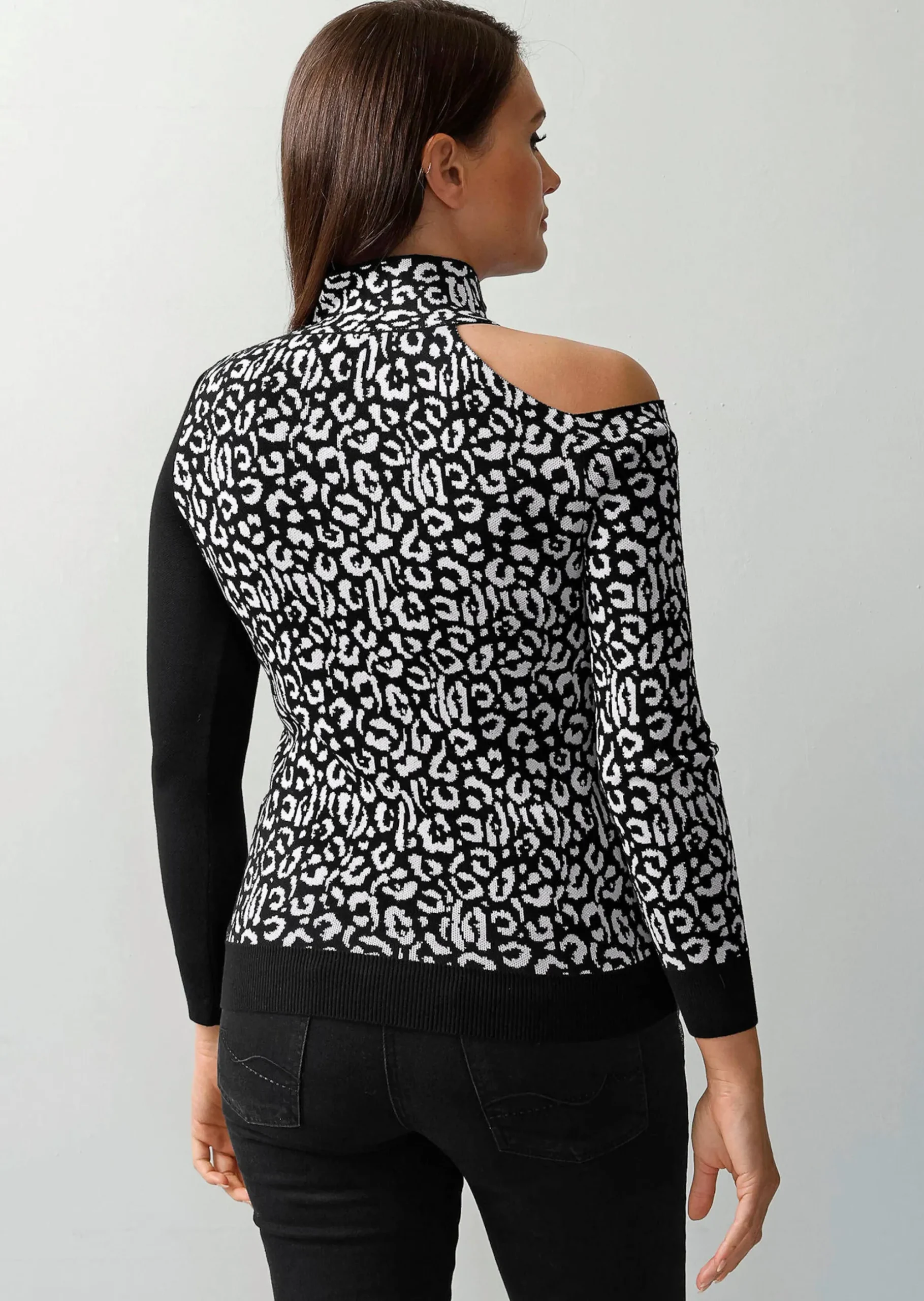 Pullover mit Cut-Out Detail