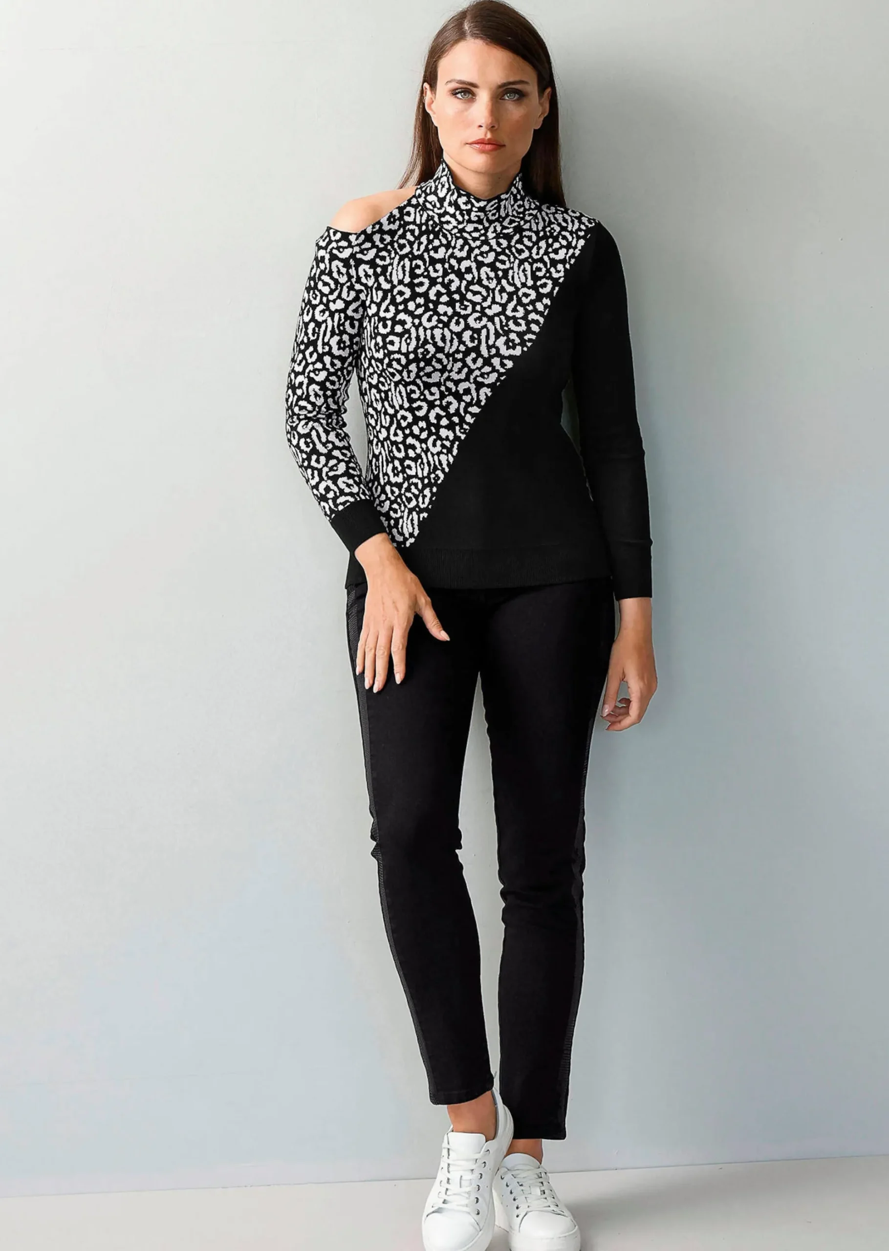 Pullover mit Cut-Out Detail