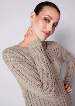 Pullover mit Lochstrickmuster