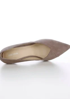 Pumps in V-Shape