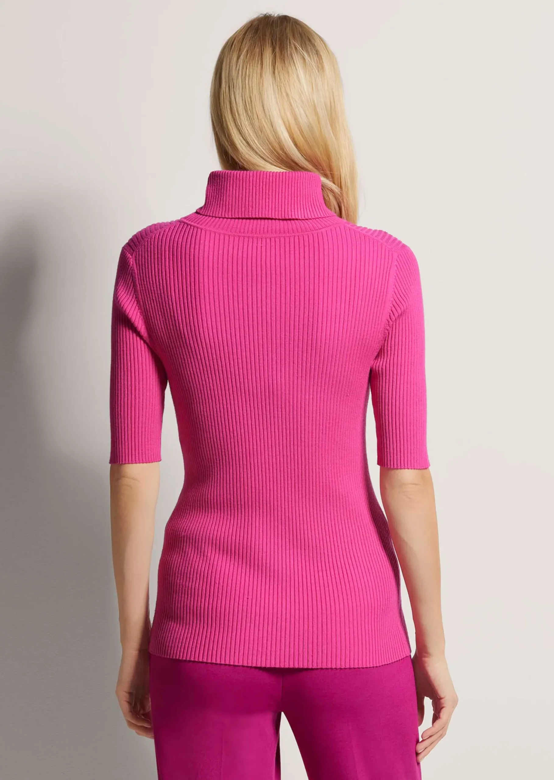 Rippstrickpullover mit Halbarm