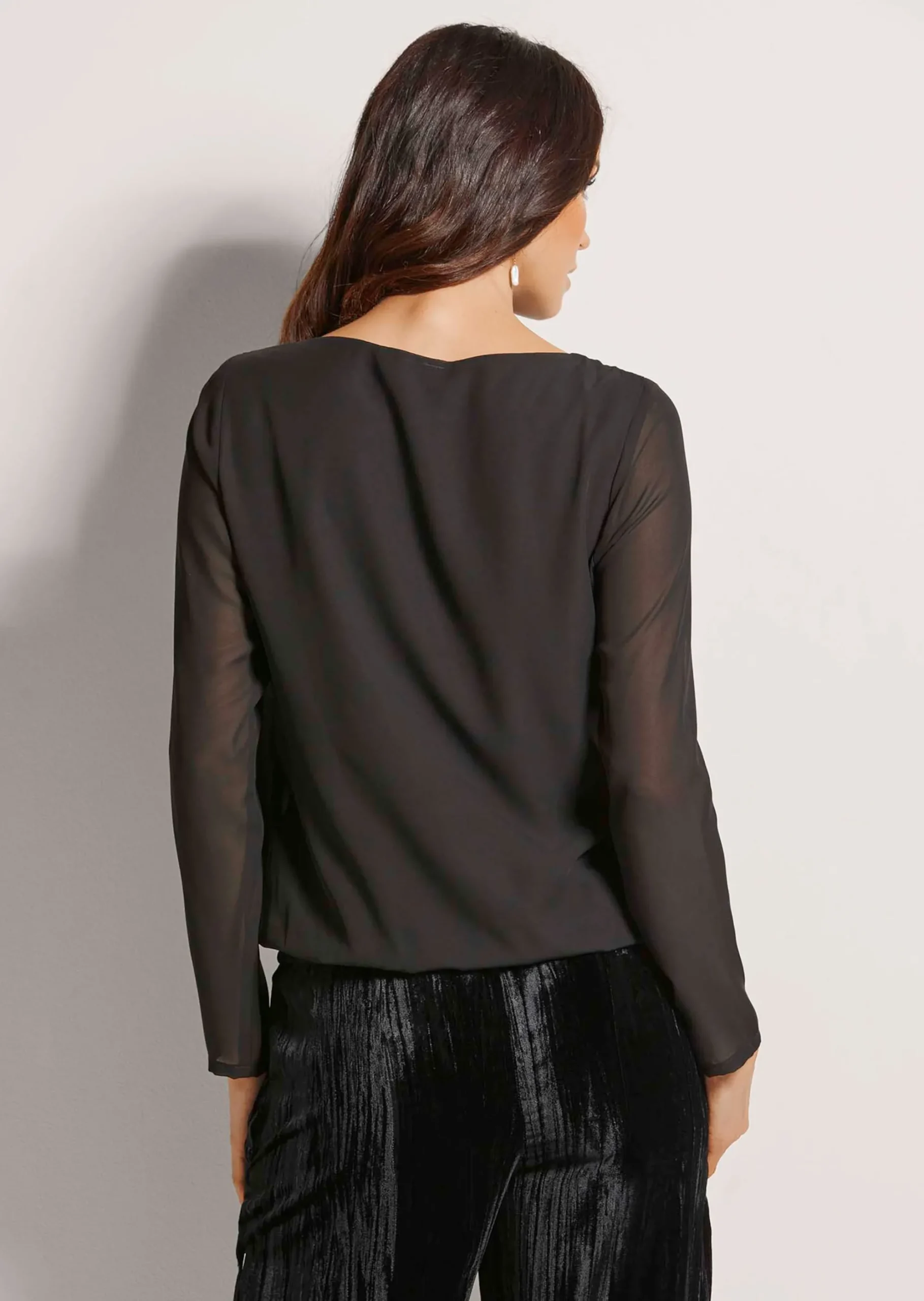 Rundhals-Bluse mit transparenten Ärmeln