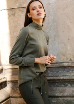 Satinbluse mit Stehkragen