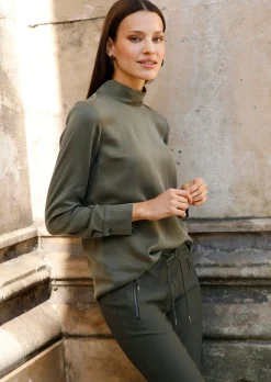 Satinbluse mit Stehkragen