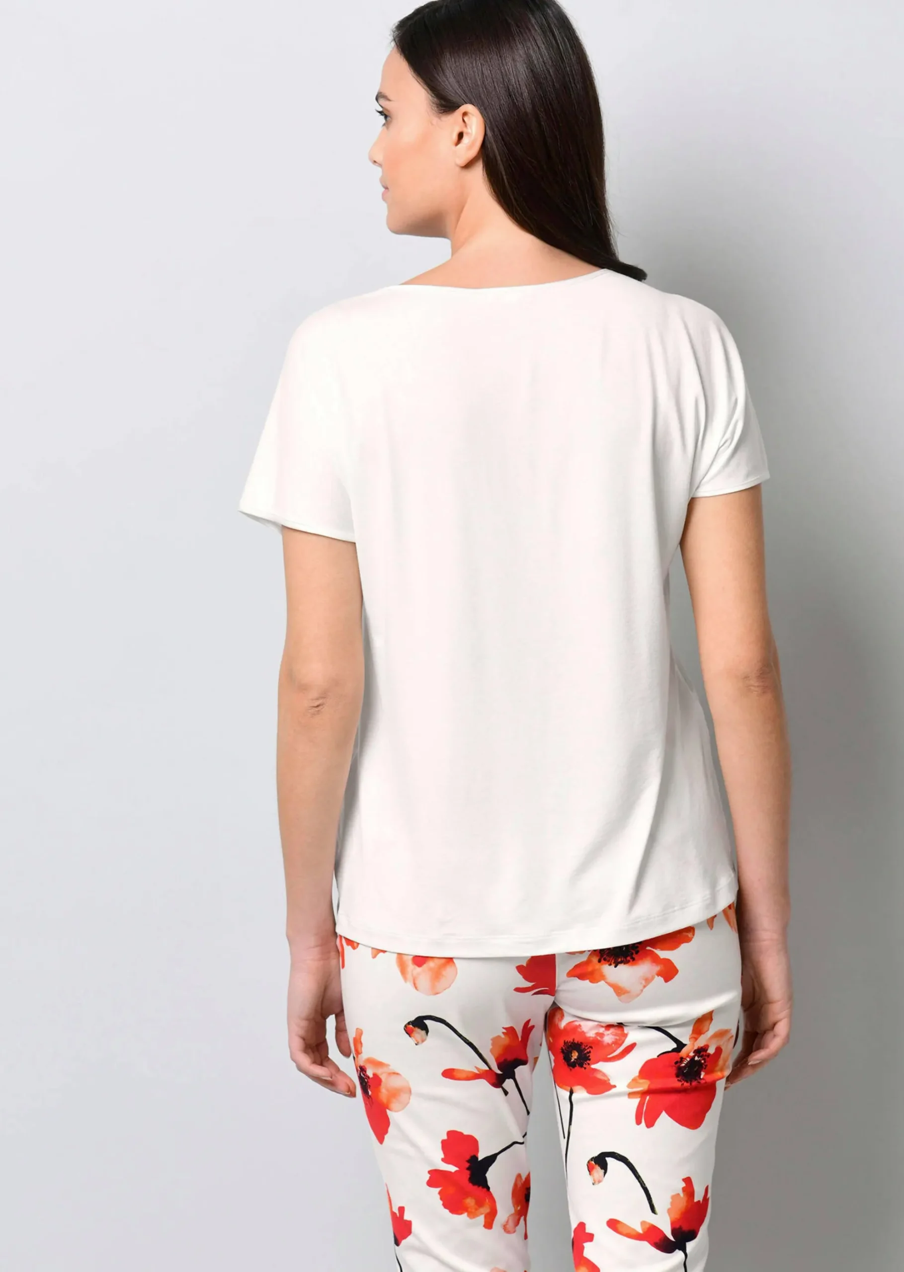 Shirt mit Spitzen am Ausschnitt