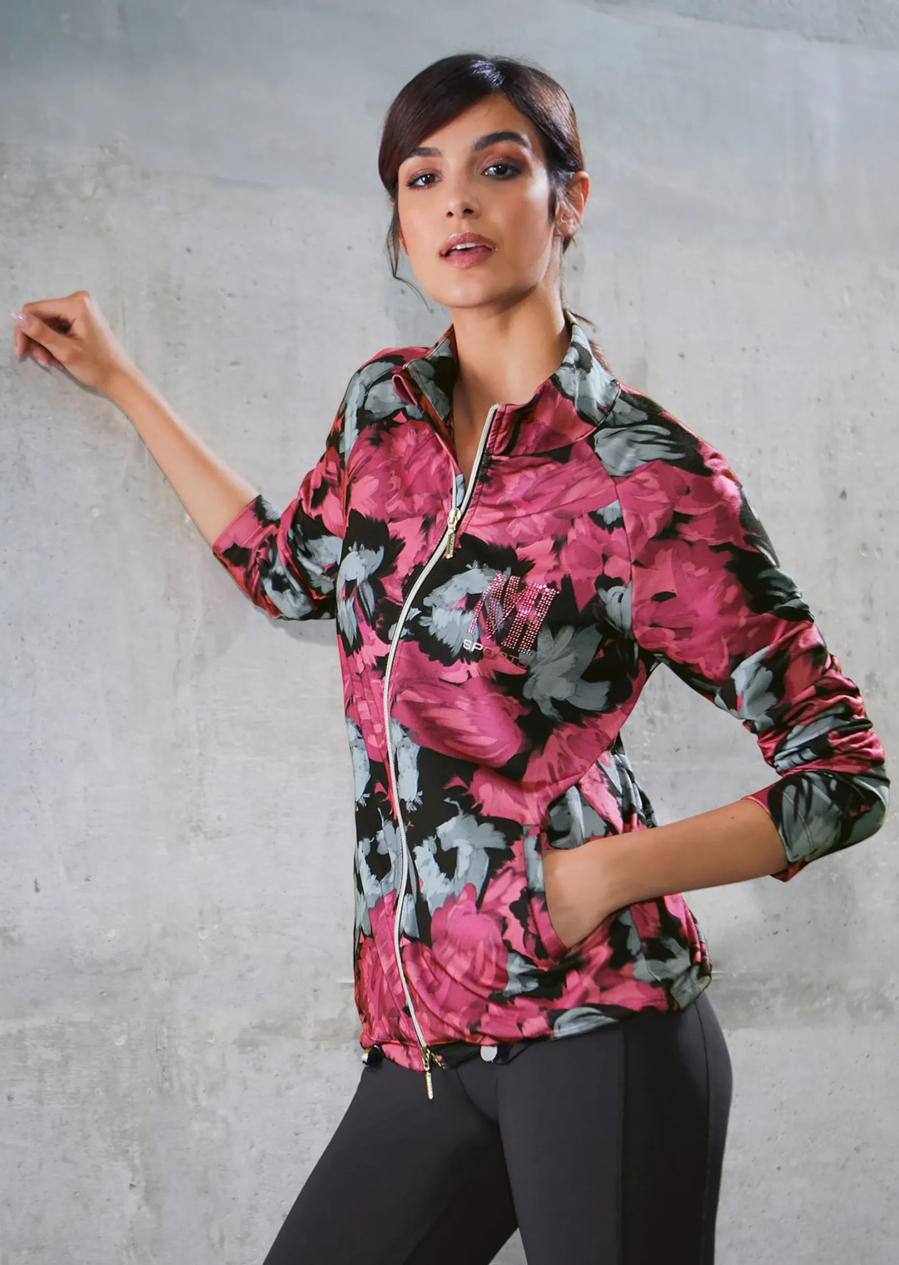 Sportive Jacke mit Blumenprint
