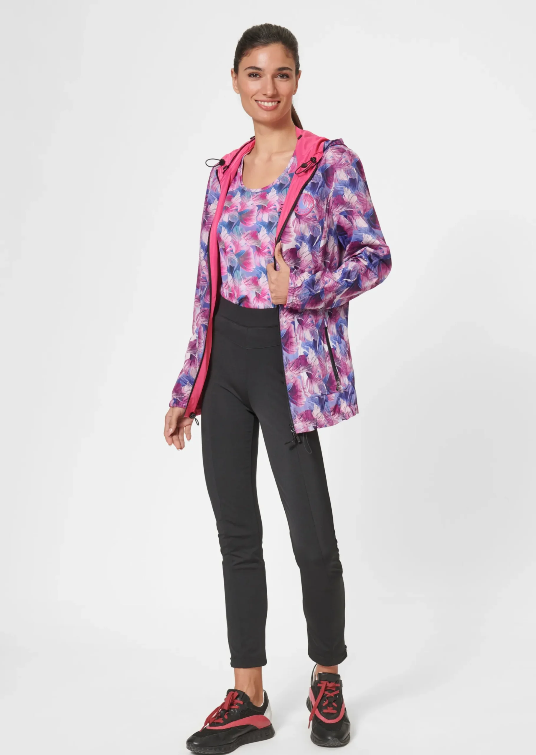 Sportive Wendejacke mit Kapuze