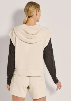 Sportliches Kapuzen-Sweatshirt ohne Arm