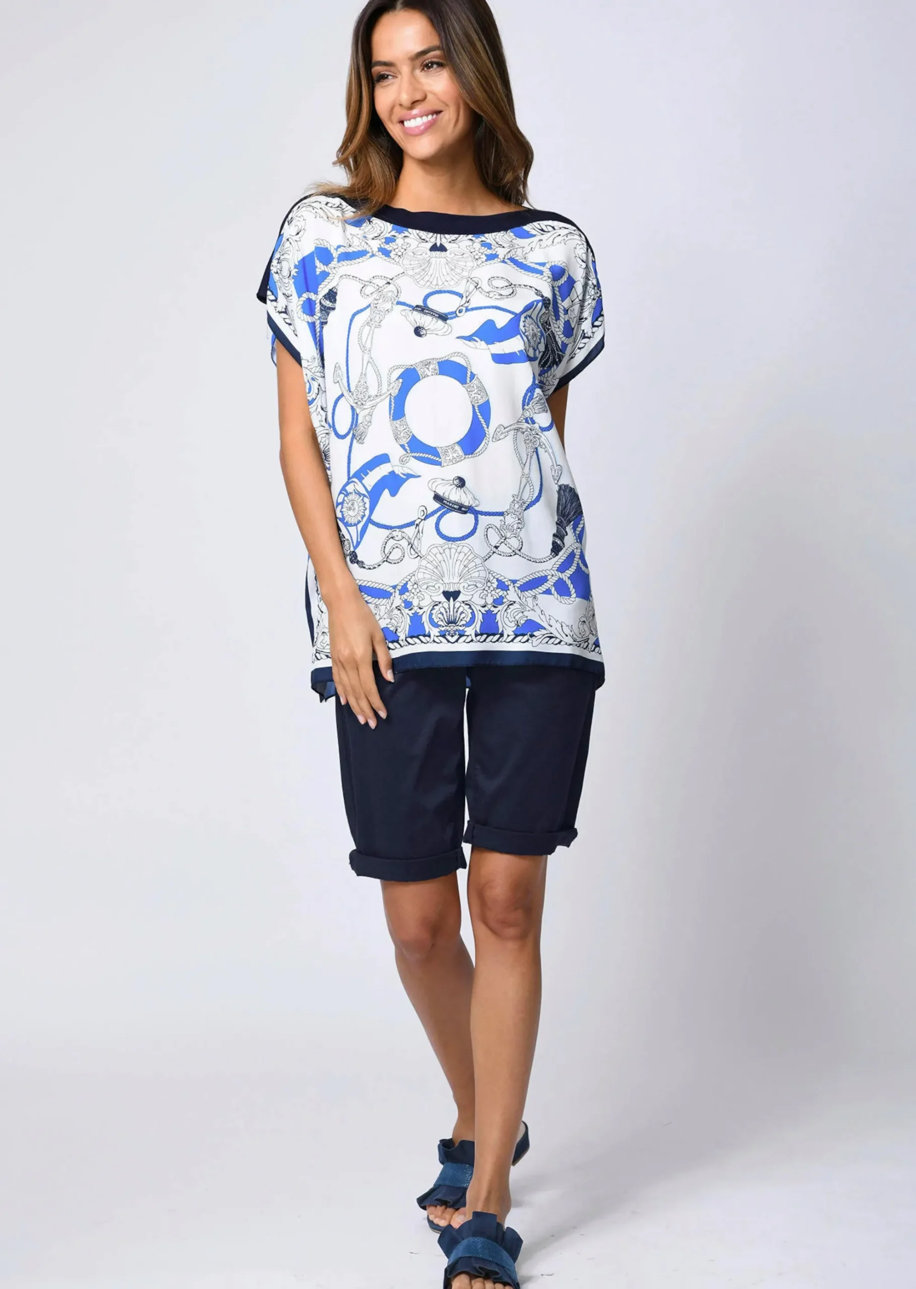 Strandshirt im maritimen Dessin