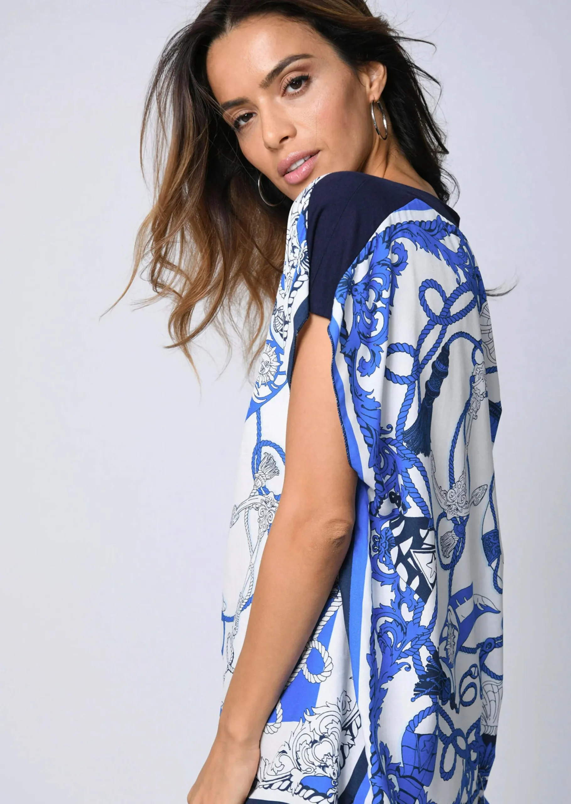 Strandshirt im maritimen Dessin
