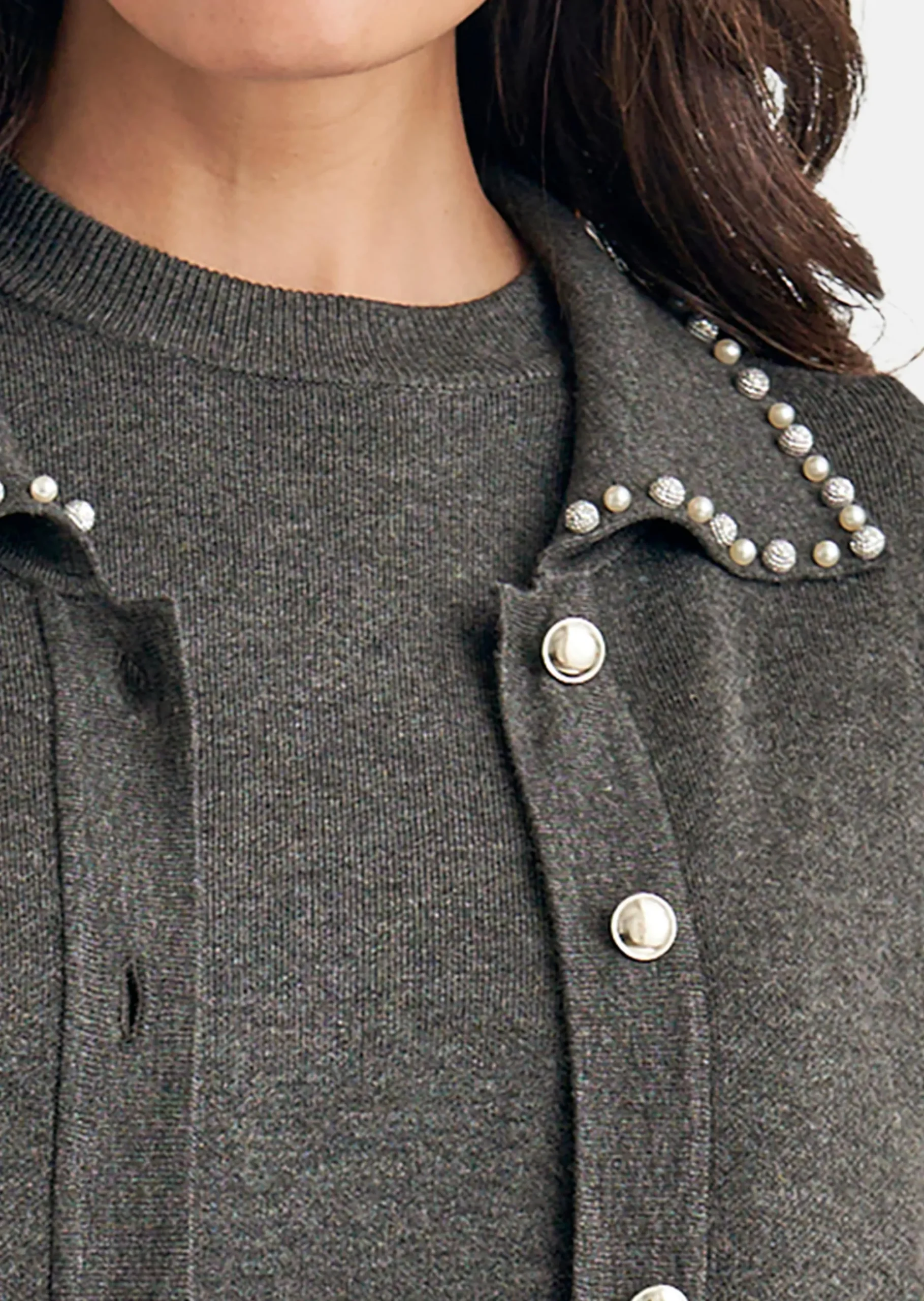 Strickjacke mit Zierperlen