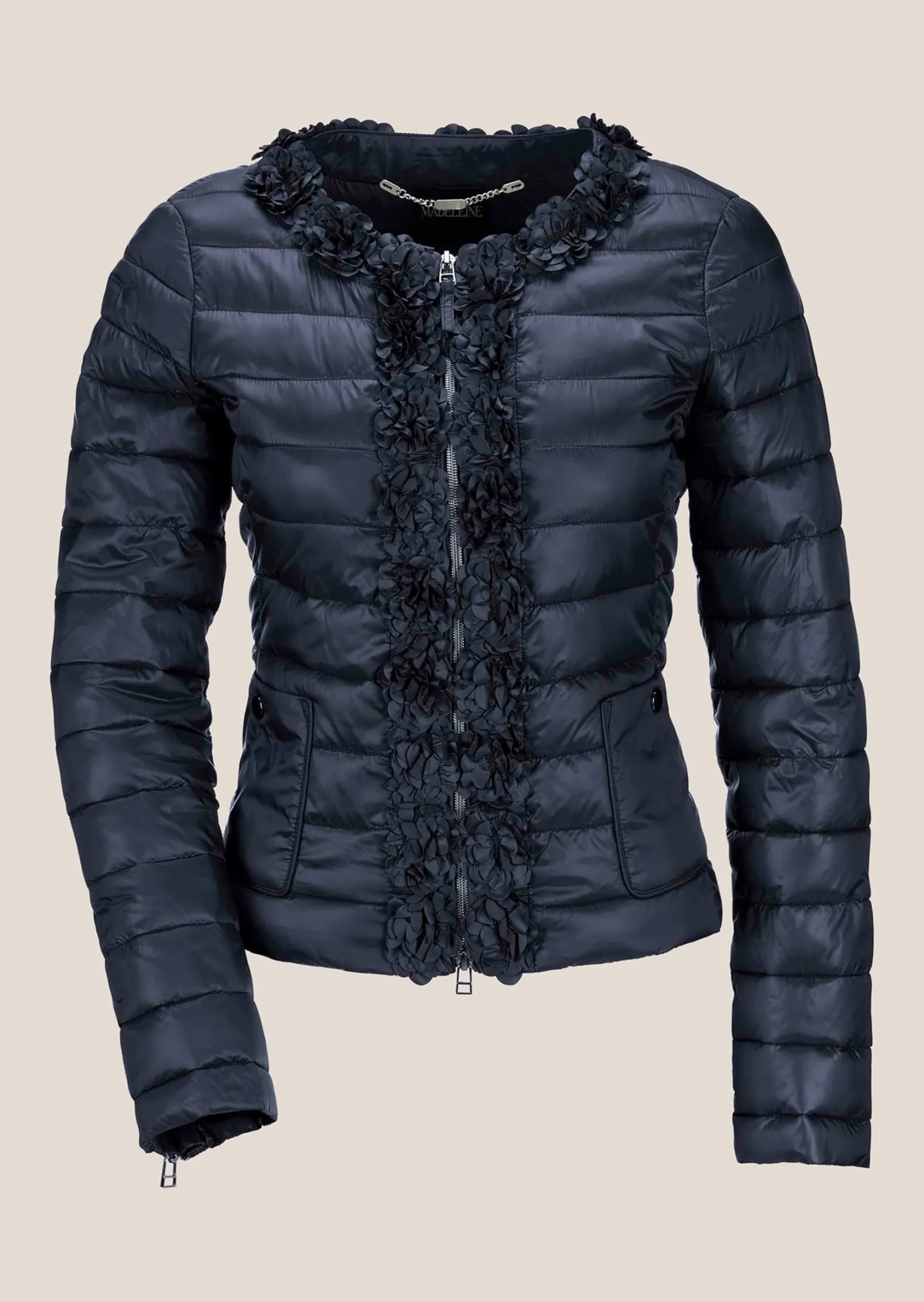 Wattierte Steppjacke mit Blüten-Dekoration