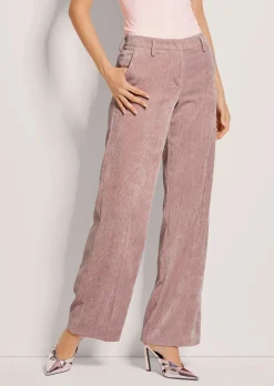 Weite Cordhose mit Bügelfalten