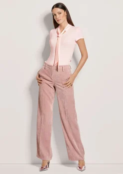 Weite Cordhose mit Bügelfalten