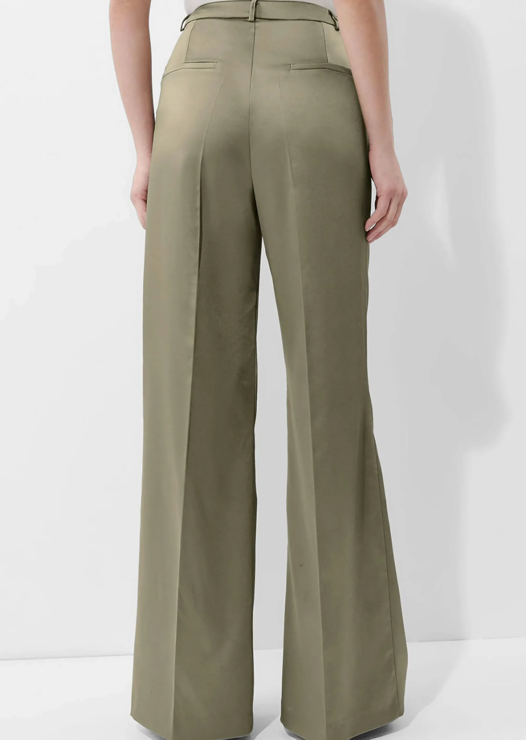 Weite Hose im Marlene-Stil