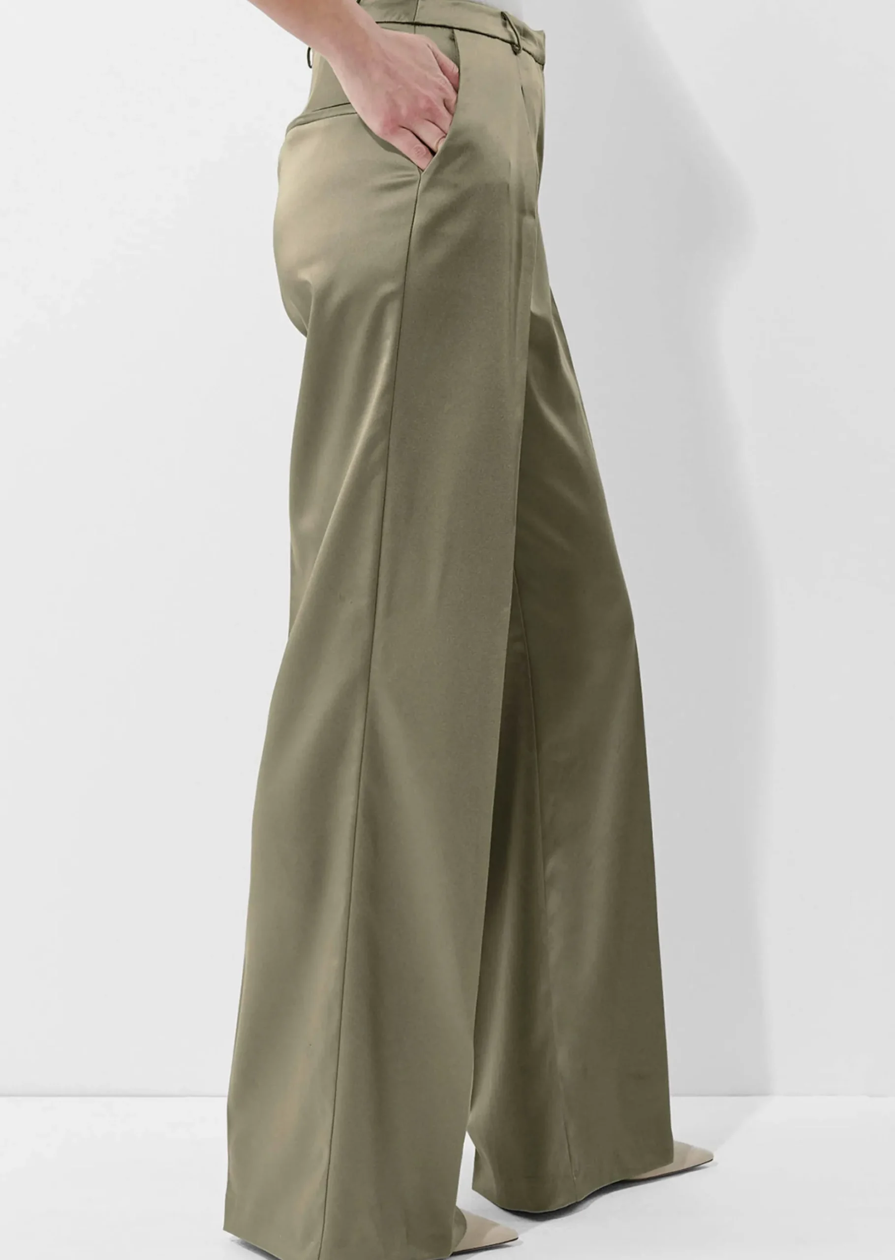 Weite Hose im Marlene-Stil